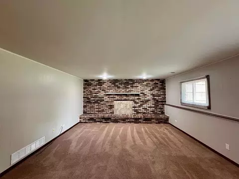 Living - 17945 Maple St, Lansing, IL 60438 photo 3 of 6