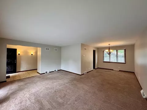 Living - 17945 Maple St, Lansing, IL 60438 photo 5 of 6