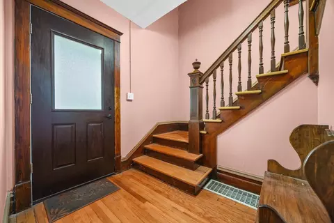 Entry Way - 4029 Amelia Ave, Lyons, IL 60534 photo 4 of 4
