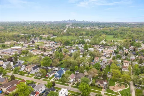 View/Area - 4029 Amelia Ave, Lyons, IL 60534 photo 1 of 6
