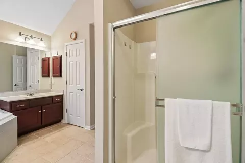 Bath - 16324 Hidden River Dr, Plainfield, IL 60586 photo 6 of 8