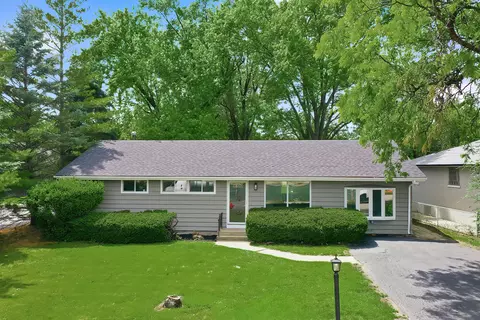 221 Sky Hill Rd, Wauconda, IL 60084