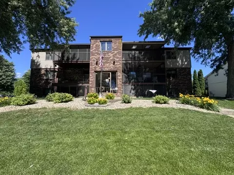 824 Mcgregor St #12, Bloomington, IL 61701