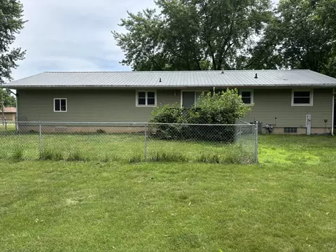Exterior - 301 S 2nd St, Walnut, IL 61376 photo 6 of 6