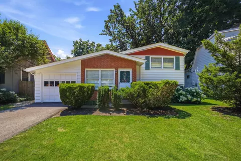1026 Half Day Rd, Highland Park, IL 60035