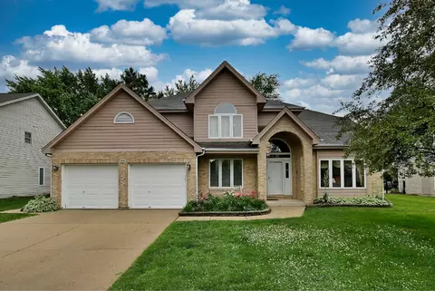 213 John Dr, Bartlett, IL 60103