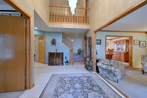 Entry Way - 213 John Dr, Bartlett, IL 60103 photo 1 of 4