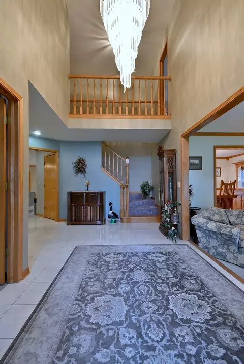 Entry Way - 213 John Dr, Bartlett, IL 60103 photo 2 of 4