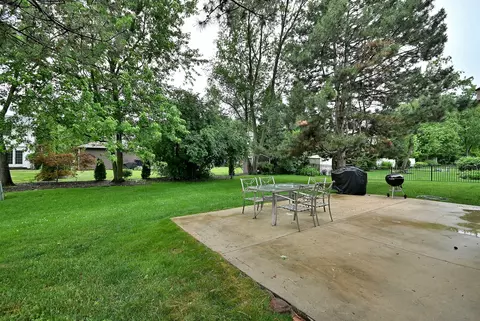 Exterior - 213 John Dr, Bartlett, IL 60103 photo 2 of 8