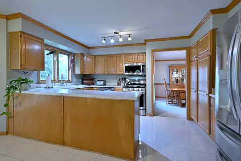 Kitchen - 213 John Dr, Bartlett, IL 60103 photo 2 of 6