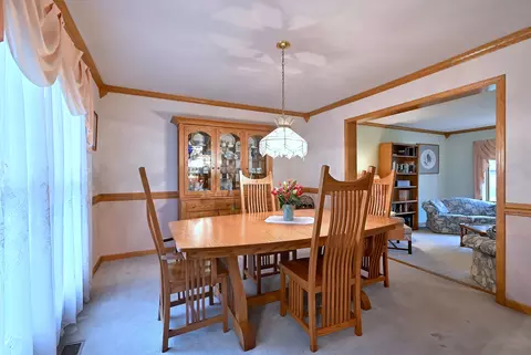 Dining - 213 John Dr, Bartlett, IL 60103 photo 2 of 4
