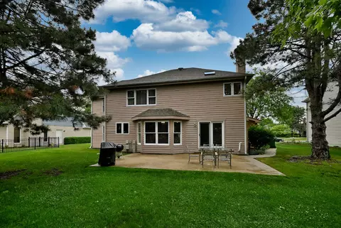 Exterior - 213 John Dr, Bartlett, IL 60103 photo 4 of 8