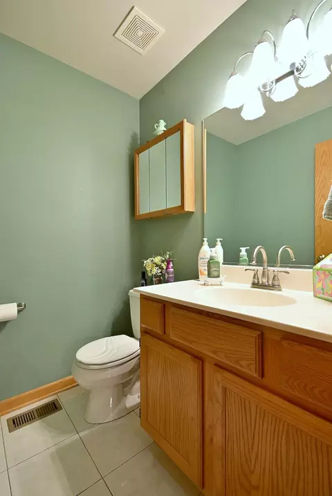 Bath - 213 John Dr, Bartlett, IL 60103 photo 1 of 4