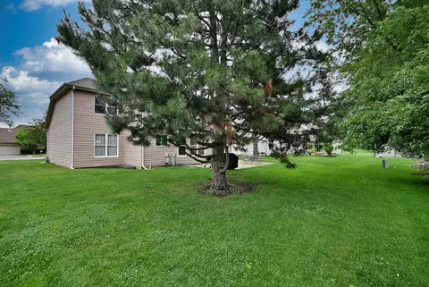 Exterior - 213 John Dr, Bartlett, IL 60103 photo 5 of 8