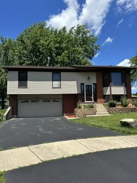 Exterior - 329 Shield Ct, Bolingbrook, IL 60440 photo 2 of 2