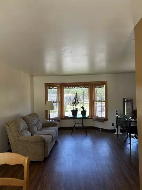 Living - 329 Shield Ct, Bolingbrook, IL 60440 photo 1 of 5