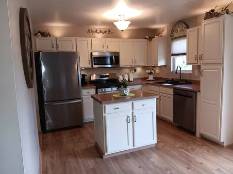 Kitchen - 1506 Lasser Dr, Plainfield, IL 60586 photo 1 of 2