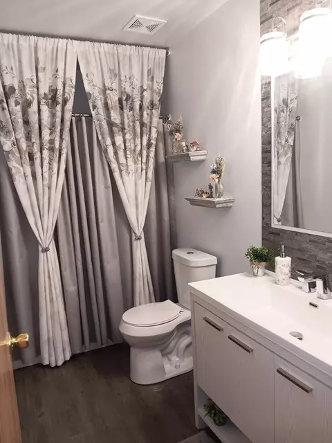 Bath - 1506 Lasser Dr, Plainfield, IL 60586 photo 1 of 3