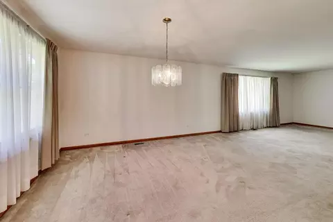 Living - 231 Hillcrest Ln, Steger, IL 60475 photo 8 of 8