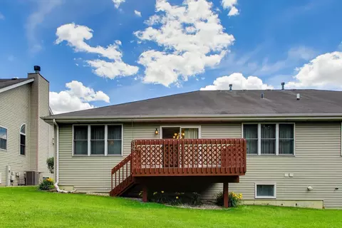 Exterior - 231 Hillcrest Ln, Steger, IL 60475 photo 5 of 10