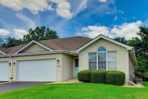 231 Hillcrest Ln, Steger, IL 60475