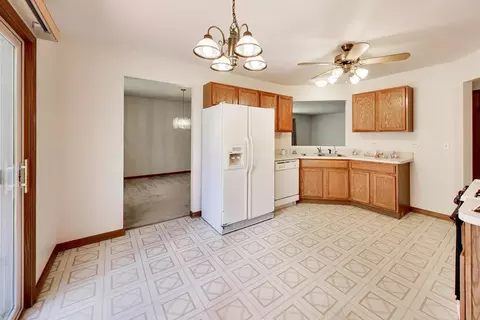 Kitchen - 231 Hillcrest Ln, Steger, IL 60475 photo 3 of 3