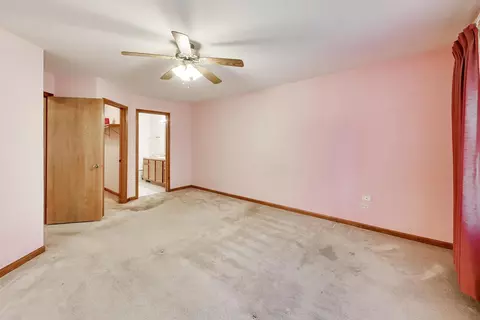 Bedroom - 231 Hillcrest Ln, Steger, IL 60475 photo 4 of 9