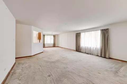 Living - 231 Hillcrest Ln, Steger, IL 60475 photo 2 of 8