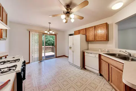 Kitchen - 231 Hillcrest Ln, Steger, IL 60475 photo 1 of 3