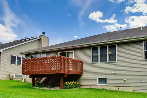 Exterior - 231 Hillcrest Ln, Steger, IL 60475 photo 7 of 10