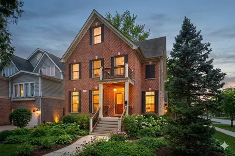 219 N Huffman St, Naperville, IL 60540