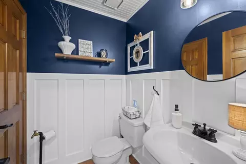 Bath - 1565 Freeman Rd, Hoffman Estates, IL 60192 photo 1 of 5