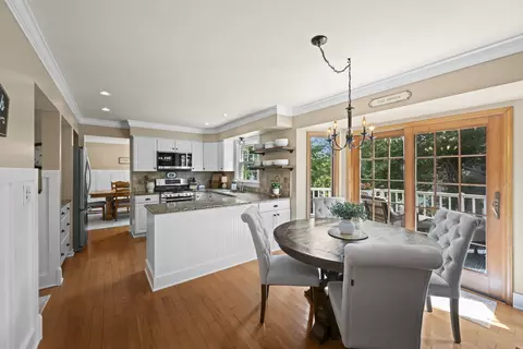Kitchen - 1565 Freeman Rd, Hoffman Estates, IL 60192 photo 3 of 3