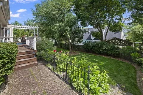 Exterior - 1565 Freeman Rd, Hoffman Estates, IL 60192 photo 4 of 10