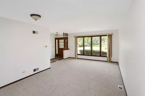 Living - 5111 Springdale Ln, Mchenry, IL 60050 photo 1 of 4