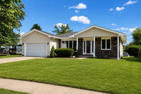5111 Springdale Ln, Mchenry, IL 60050