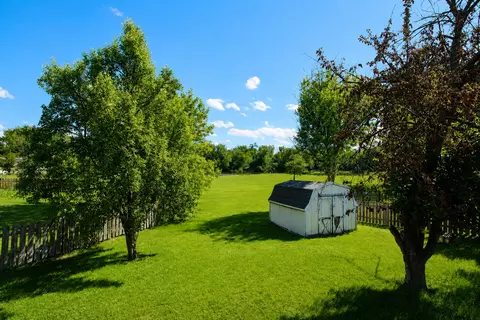 Exterior - 5111 Springdale Ln, Mchenry, IL 60050 photo 4 of 6