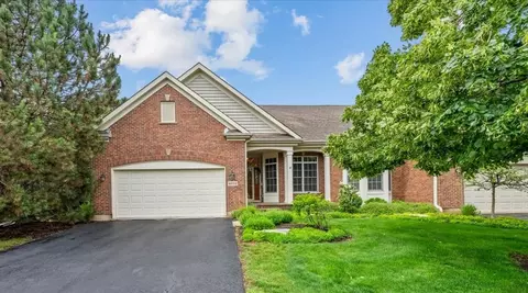 4053 Honeymoon Rdg, Lake In The Hills, IL 60156