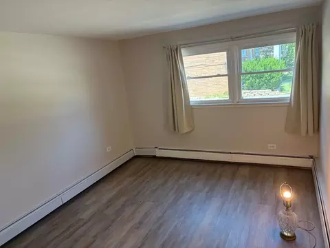 Bedroom - 4616 Maple Ave #1A, Brookfield, IL 60513 photo 1 of 2