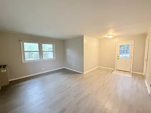 Living - 338 Waldmann Dr, Park Forest, IL 60466 photo 4 of 8