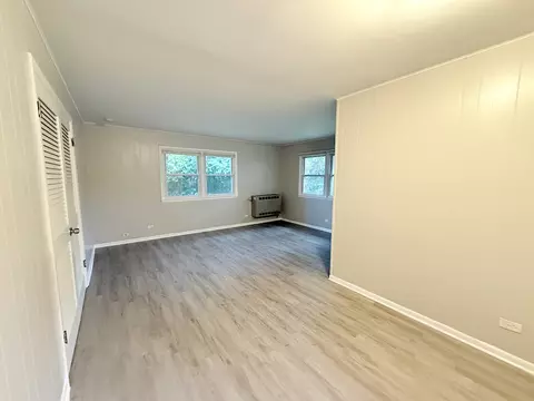 Living - 338 Waldmann Dr, Park Forest, IL 60466 photo 3 of 8