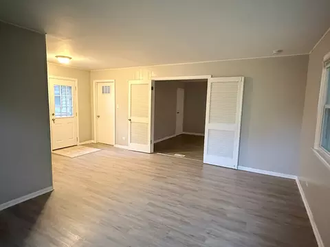 Living - 338 Waldmann Dr, Park Forest, IL 60466 photo 5 of 8