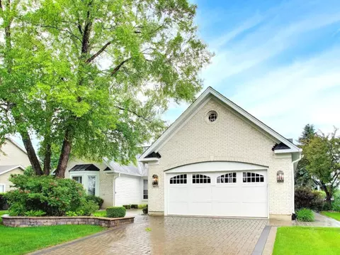 1605 Crowfoot Cir, Hoffman Estates, IL 60169