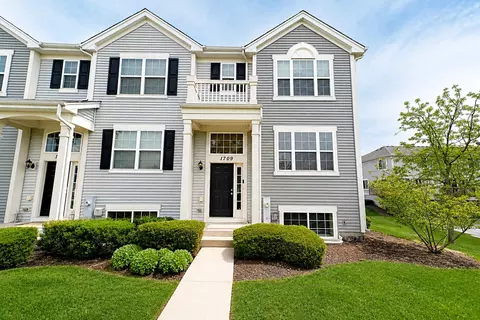 1709 Windward Dr, Pingree Grove, IL 60140