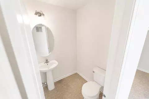 Bath - 1709 Windward Dr, Pingree Grove, IL 60140 photo 1 of 3