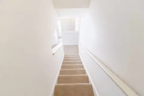 Entry Way - 1709 Windward Dr, Pingree Grove, IL 60140 photo 3 of 4