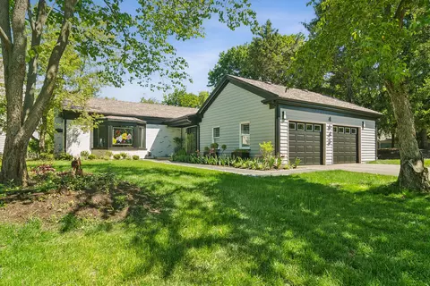 4643 Lake Point Cir, Long Grove, IL 60047