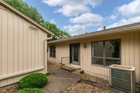 3362 Park 16th St #0, Moline, IL 61265