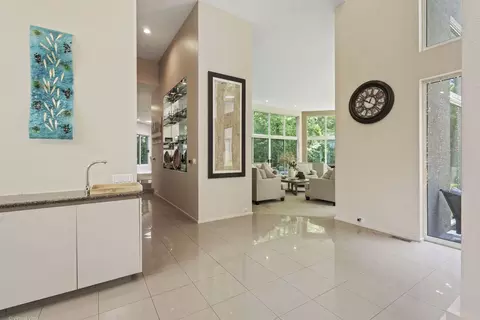 Entry Way - 2 Dunsinane Ln, Bannockburn, IL 60015 photo 1 of 1