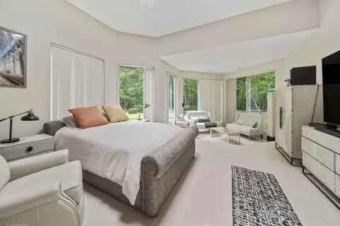 Bedroom - 2 Dunsinane Ln, Bannockburn, IL 60015 photo 1 of 4
